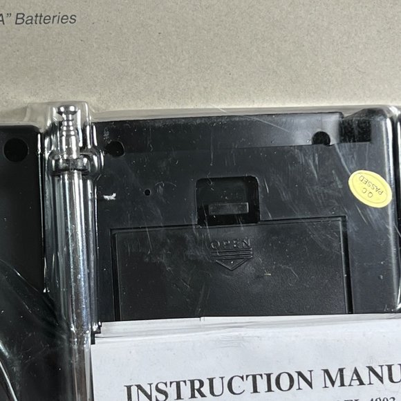 ELECTRO BRAND Vintage Portable Radio w/ Detachable Speakers (BRAND NEW IN PACKAG - Picture 4 of 4